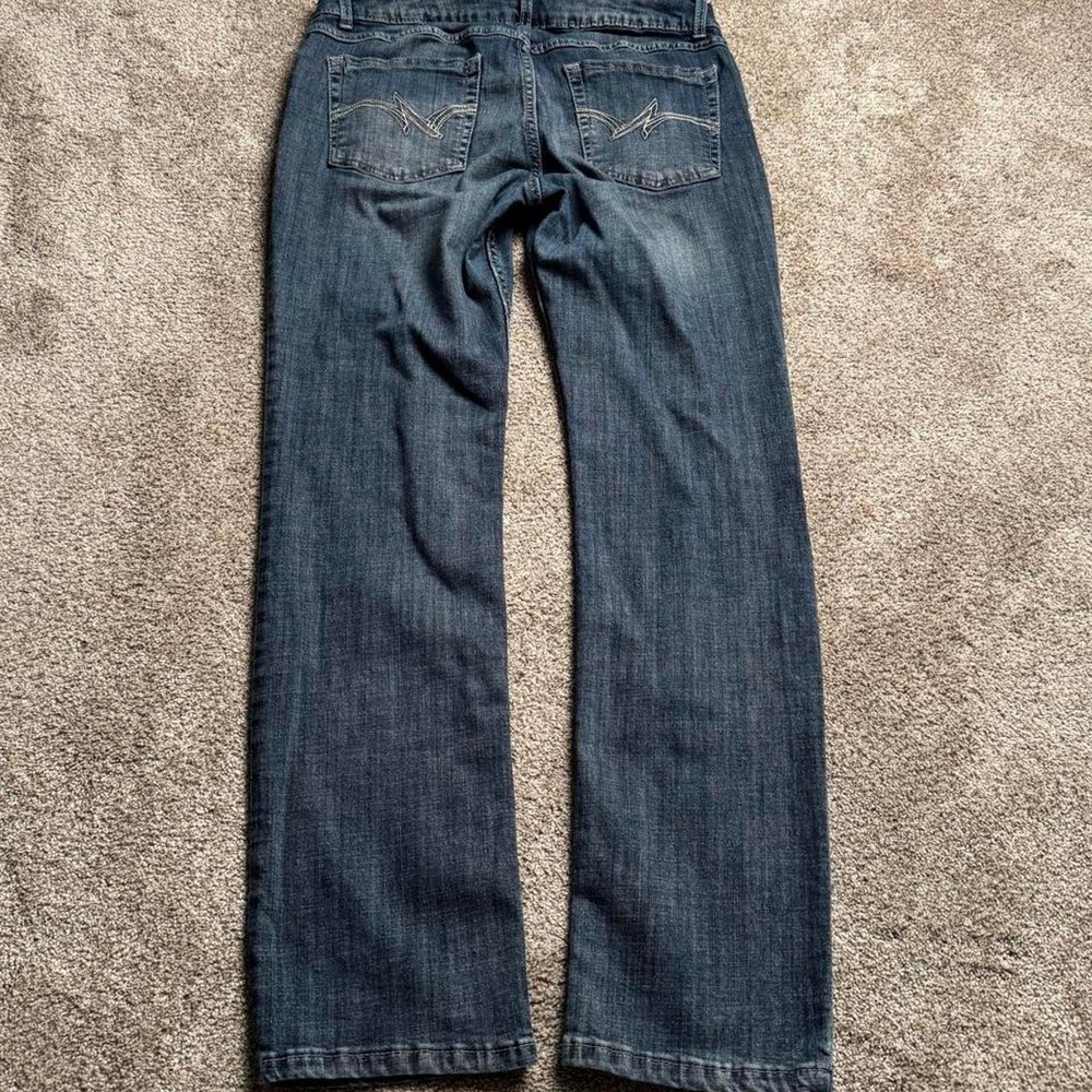 WRANGLER STRAIGHT LEG EMBROIDERED POCKET DENIM